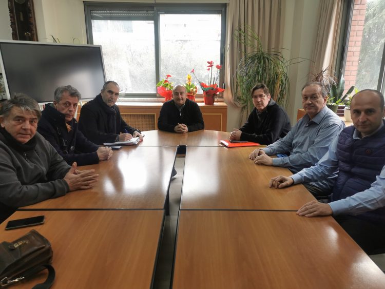 Στον Δήμαρχο Τρικκαίων και πρόεδρο της ΠΕΔ Θεσσαλίας το ΔΣ της Ενωσης Συντακτών Θεσσαλίας