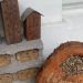 Ο «Άνθρωπος-Μέλισσα» σώζει τοπικά είδη της Αυστραλίας, χτίζοντας «ξενοδοχεία»