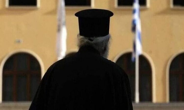 Τύρναβος: Ιερέας κατηγορείται ότι έκλεψε εικόνες, τιμαλφή και 140.000 ευρώ από εκκλησία