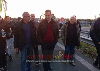 Αλ. Χαρίτσης από το “μπλόκο” του Ε65: «Η Νέα Αριστερά στέκεται στο πλευρό των αγροτών» (ΕΙΚΟΝΕΣ)