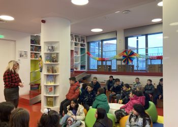Βιβλιοθήκη Καλαμπάκας: Στην έκθεση με θέμα την Τεχνητή Νοημοσύνη και η Δ’ τάξη του 2ου Δημοτικού Σχολείου