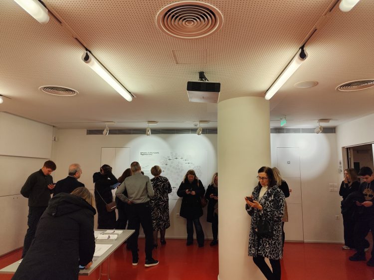 Πραγματοποιήθηκαν τα εγκαίνια της Έκθεσης ««Supercharged by AI» στη Βιβλιοθήκη Καλαμπάκας