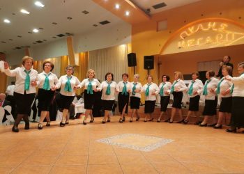 Κέφι, χορός και γλέντι από εκατοντάδες μέλη των ΚΑΠΗ του Δήμου Τρικκαίων