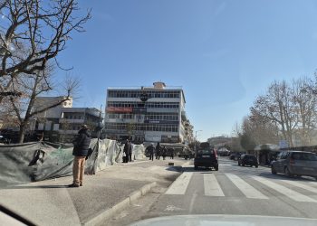 Μνημείο καθυστέρησης η πλατεία των Τρικάλων | Το… αιώνιο εργοτάξιο που έγινε αξιοθέατο… | Εκατοντάδες οι επιβλέποντες Τρικαλινοί