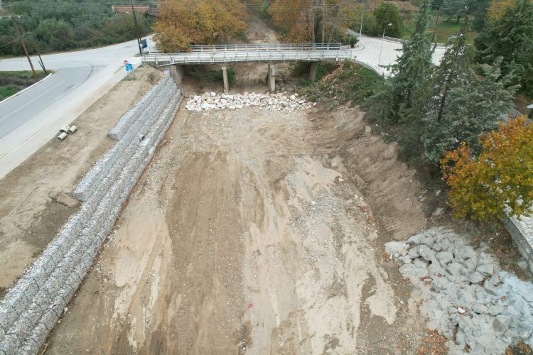 Περιφέρεια Θεσσαλίας: Ολοκλήρωση καθαρισμού Ληθαίου ποταμού στη Θεόπετρα και Βασιλική Δήμου Μετεώρων