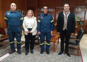 Συνάντηση Αντιπεριφερειάρχη Π.Ε. Τρικάλων Χρύσας Ντιντή με τον νέο Διοικητή της Πυροσβεστικής Υπηρεσίας Τρικάλων Ιωάννη Λιάπη