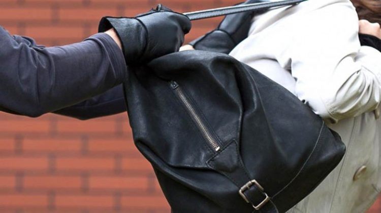 Συνελήφθησαν δυο τσαντάκηδες που δρούσαν με κλεμμένη μηχανή