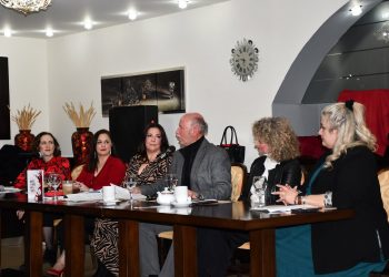Λογοτεχνικό ταξίδι μυστηρίου: Η παρουσίαση του νέου βιβλίου της Κατερίνας Ευαγγέλου – Κίσσα μάγεψε το κοινό