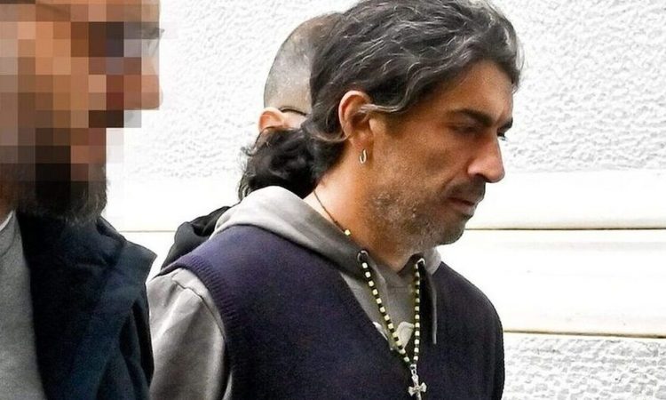 Ο Παλαιοχριστιανός προσήχθη από αστυνομικούς στα Καμίνια