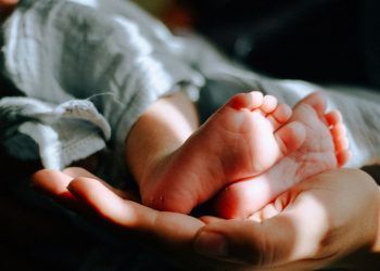 Εύβοια: Συγκλονίζει υπόθεση αγοραπωλησίας βρέφους – Το πούλησαν για 700 ευρώ