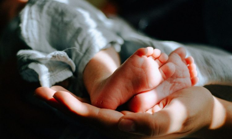 Εύβοια: Συγκλονίζει υπόθεση αγοραπωλησίας βρέφους – Το πούλησαν για 700 ευρώ