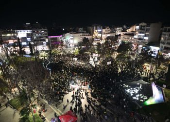 Ξανά στους δρόμους οι Λαρισαίοι για δικαιοσύνη και «οξυγόνο» – Νέα μεγάλη συγκέντρωση στην Κεντρική πλατεία (ΕΙΚΟΝΕΣ – ΒΙΝΤΕΟ)