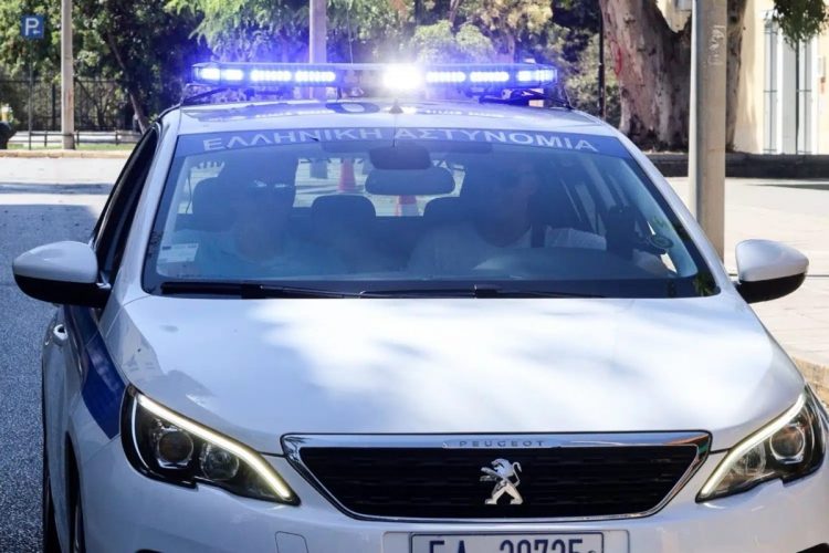 Λάρισα: Συνελήφθη αστυνομικός για ενδοοικογενειακή βία – Βρίσκεται σε διαθεσιμότητα και είναι έγκλειστος για ναρκωτικά