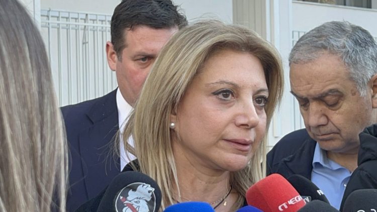 Μήνυση για όλες τις πράξεις του Εφέτη Ανακριτή Λάρισας κατέθεσε η Καρυστιανού – Καταστράφηκαν βιολογικά υγρά θυμάτων (ΕΙΚΟΝΕΣ – ΒΙΝΤΕΟ)