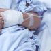 Λάρισα: Διασωληνωμένο παραμένει το τρίχρονο αγοράκι που παρασύρθηκε από αυτοκίνητο – Τι έδειξαν οι πρώτες εξετάσεις – 22χρονος ο οδηγός, τι έδειξε το αλκοτέστ