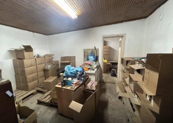 Με «πλούσια» εγκληματική δράση η οργάνωση που διακινούσε παράνομα καπνικά προϊόντα στη Λάρισα – Δείτε φωτογραφίες και βίντεο από τον χώρο όπου δρούσε