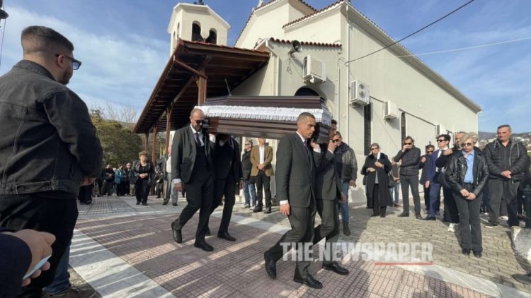 Βαρύ το πένθος στον Βόλο: Έχασε γιο και σύζυγο σε λίγες ώρες – Κηδεύτηκε χθες ο πατέρας του 32χρονου (ΕΙΚΟΝΕΣ)