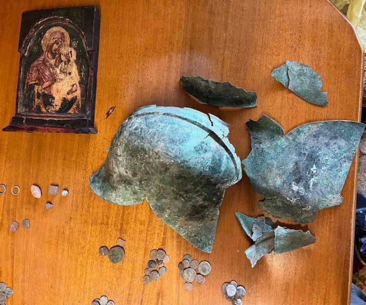 Εξαρθρώθηκαν τρεις εγκληματικές οργανώσεις για αρχαιοκαπηλεία – Μεγάλη αστυνομική επιχείρηση και στη Λάρισα, 23 συλλήψεις (ΕΙΚΟΝΕΣ – ΒΙΝΤΕΟ)