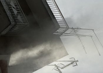 Λάρισα: Συναγερμός στην Πυροσβεστική για φωτιά σε διαμέρισμα κοντά στο κέντρο – Πυκνοί μαύροι καπνοί στο σημείο (ΕΙΚΟΝΕΣ – ΒΙΝΤΕΟ)