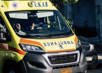 Λάρισα: Συναγερμός στις αρχές για άνδρα που βρέθηκε αναίσθητος σε αυτοκίνητo στο κέντρο της πόλης