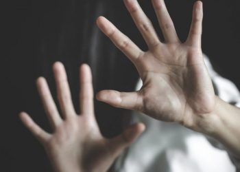Η απόφαση του Μικτού Ορκωτού Εφετείου Τρικάλων για την υπόθεση που σόκαρε τη Λάρισα: Η κακοποίηση καθηγήτριας από τον διευθυντή της, η καταγγελία σοκ και η καταδίκη