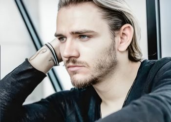 Λάρισα: Τι λέει ο συντετριμμένος αδερφός του αδικοχαμένου 32χρονου Σωκράτη – Ο άνθρωπος που ανέλαβε τα έξοδα της κηδείας και η γνωστή ηθοποιός