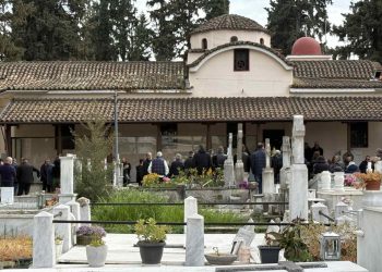 Σε κλίμα οδύνης το τελευταίο «αντίο» στον πρώην προπονητή του Αιόλου Τρικάλων Γρηγόρη Γιασάρη (ΕΙΚΟΝΕΣ)
