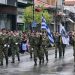 Λάρισα: Ξεκίνησε με βροχερό καιρό η παρέλαση της 25ης Μαρτίου – Παρούσα και η Ζωή Κωνσταντοπούλου (ΕΙΚΟΝΕΣ)