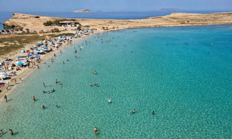 Κουφονήσια: Ο κρυμμένος παράδεισος της Ελλάδας – Ήρεμες παραλίες, τιρκουάζ νερά και νόστιμη κουζίνα