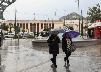 Καιρός: Μετά την παρέλαση αλλάζουν τα πάντα – Τι φέρνουν τα διαδοχικά βαρομετρικά