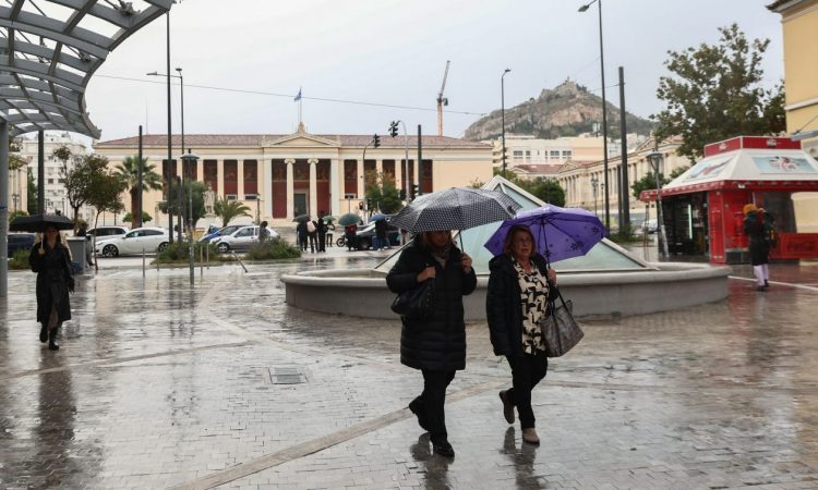 Καιρός: Μετά την παρέλαση αλλάζουν τα πάντα – Τι φέρνουν τα διαδοχικά βαρομετρικά