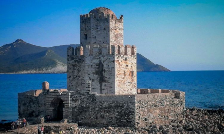 Στην Μεσσηνία ένα από τα πιο όμορφα κάστρα της Μεσογείου