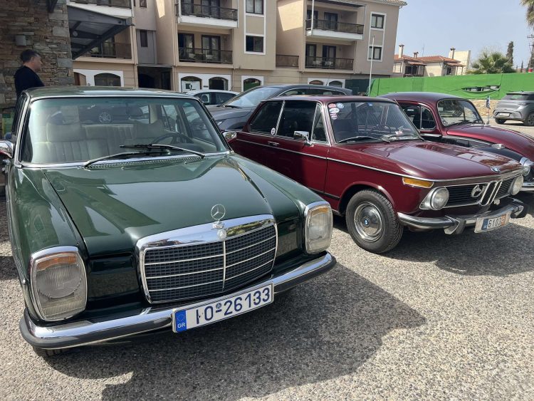 Λάμψη και νοσταλγία στην κοπή πίτας των «Φίλων Ιστορικού Οχήματος» στον Βόλο – Δείτε ΕΙΚΟΝΕΣ
