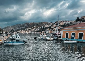 Σύμη: Mήνυση από τον πατέρα της 13χρονης σε βάρος του 15χρονου φίλου της