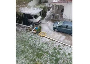 Ισχυρή βροχόπτωση και χαλάζι στην Καρδίτσα (ΦΩΤΟ)