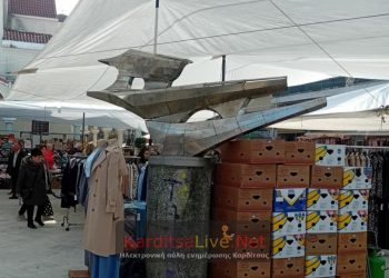 Ντροπιαστική εικόνα γλυπτού στην Καρδίτσα κάνει το “γύρο” των κοινωνικών δικτύων – Τι λέει ο δημιουργός του (ΕΙΚΟΝΕΣ)