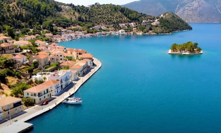 Το νησί του Ιονίου που μετατράπηκε από φυλακή σε δημοφιλή προορισμό για γάμους