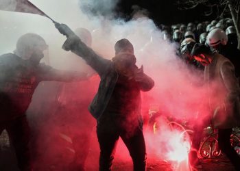 Η Τουρκία στην κόψη του ξυραφιού: Προφυλάκιση του Ιμάμογλου ζητούν οι εισαγγελείς – Νύχτα επεισοδίων