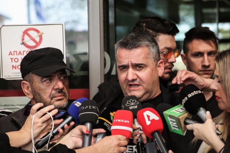 Πλακιάς: «Ένιωσα οργή με τους βουλευτές να χειροκροτούν πάνω σε 57 θύματα»