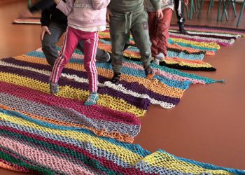 «Πλέκοντας τη φύση»: Καλλιτεχνική εγκατάσταση από το ΚΔΑΠ ΟΜΟΝΟΙΑ του Δήμου Τρικκαίων