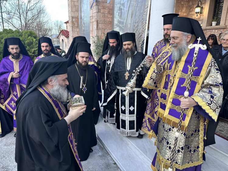 Τα “Άχραντα Πάθη του Κυρίου” από σήμερα και για τέσσερις ημέρες στα Τρίκαλα (ΕΙΚΟΝΕΣ)