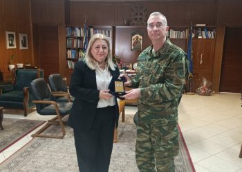Συνάντηση Αντιπεριφερειάρχη Π.Ε. Τρικάλων Χρύσα Ντιντή με τον νέο Διοικητή της 1ης  Στρατιάς, Αντιστράτηγο Σταύρο Παπασταθόπουλο