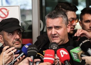 Εξοργισμένος ο Δημήτρης Πλακιάς: “Βλάκα Μπέο όταν μιλάς για τα Τέμπη, δεν πας σε ουζερί με μεζέδες και ούζα”