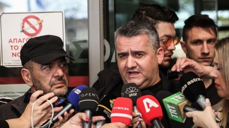 Εξοργισμένος ο Δημήτρης Πλακιάς: “Βλάκα Μπέο όταν μιλάς για τα Τέμπη, δεν πας σε ουζερί με μεζέδες και ούζα”