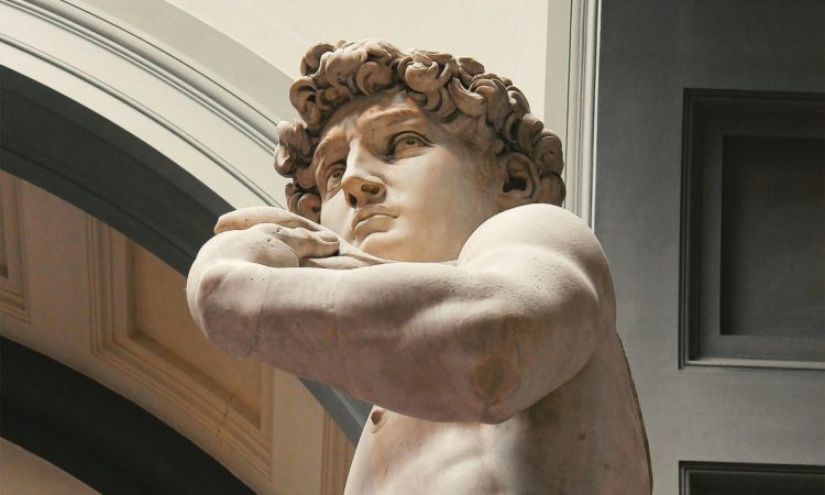 Η επιστήμη επιβεβαιώνει ότι τα αρχαία γλυπτά δεν ήταν μόνο πολύχρωμα, αλλά και αρωματισμένα