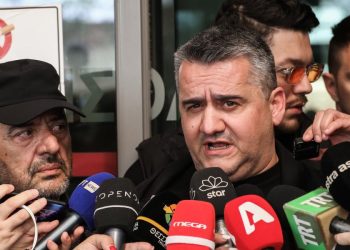 Δημήτρης Πλακιάς σε Τριαντόπουλο / Γιατί δεν λες να πάμε κατευθείαν στο φυσικό δικαστήριο – Πέταξες τα παιδιά μου