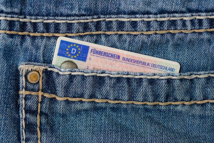 Βόλος: Οδηγούσε μεθυσμένος χωρίς δίπλωμα επειδή… πέθανε ο πατέρας του