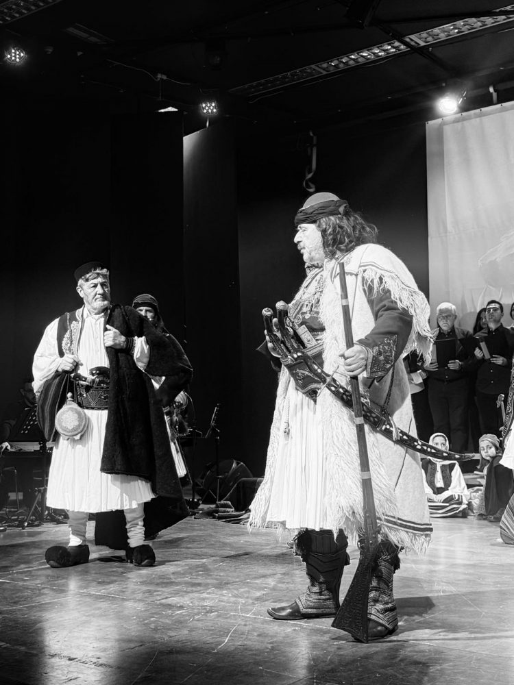 Τρικαλινή τιμή και δόξα στο Ιερό κι Αθάνατο ’21 (ΕΙΚΟΝΕΣ)