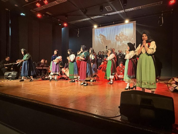 Τρικαλινή τιμή και δόξα στο Ιερό κι Αθάνατο ’21 (ΕΙΚΟΝΕΣ)