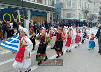 Εντυπωσιακή η παρέλαση για την επέτειο της 25ης Μαρτίου στην Καρδίτσα (ΕΙΚΟΝΕΣ – ΒΙΝΤΕΟ)